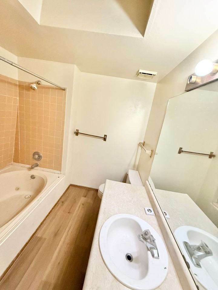 499 Forest Edge Cir - Photo 3 of 10
