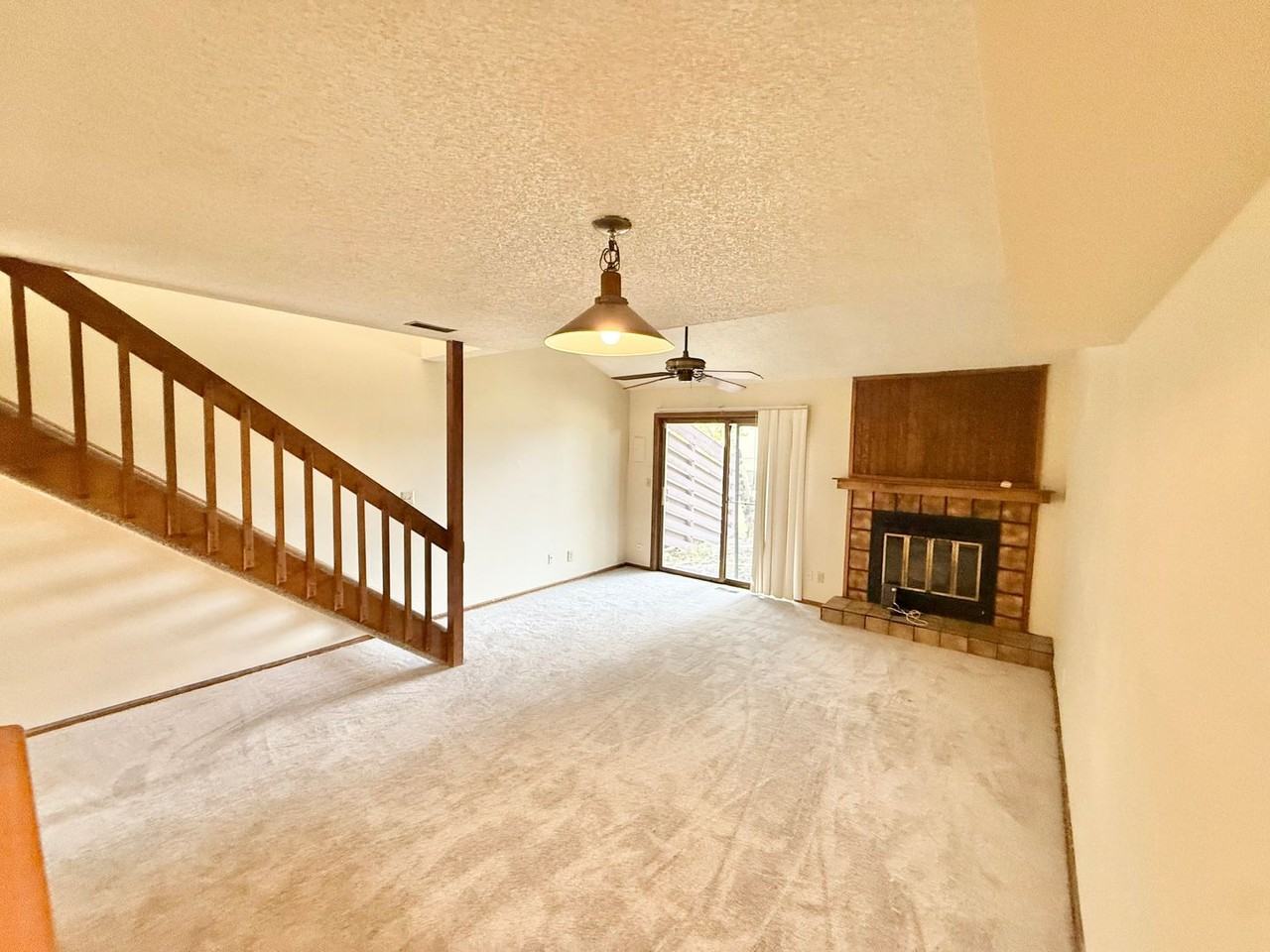 499 Forest Edge Cir - Photo 7 of 10