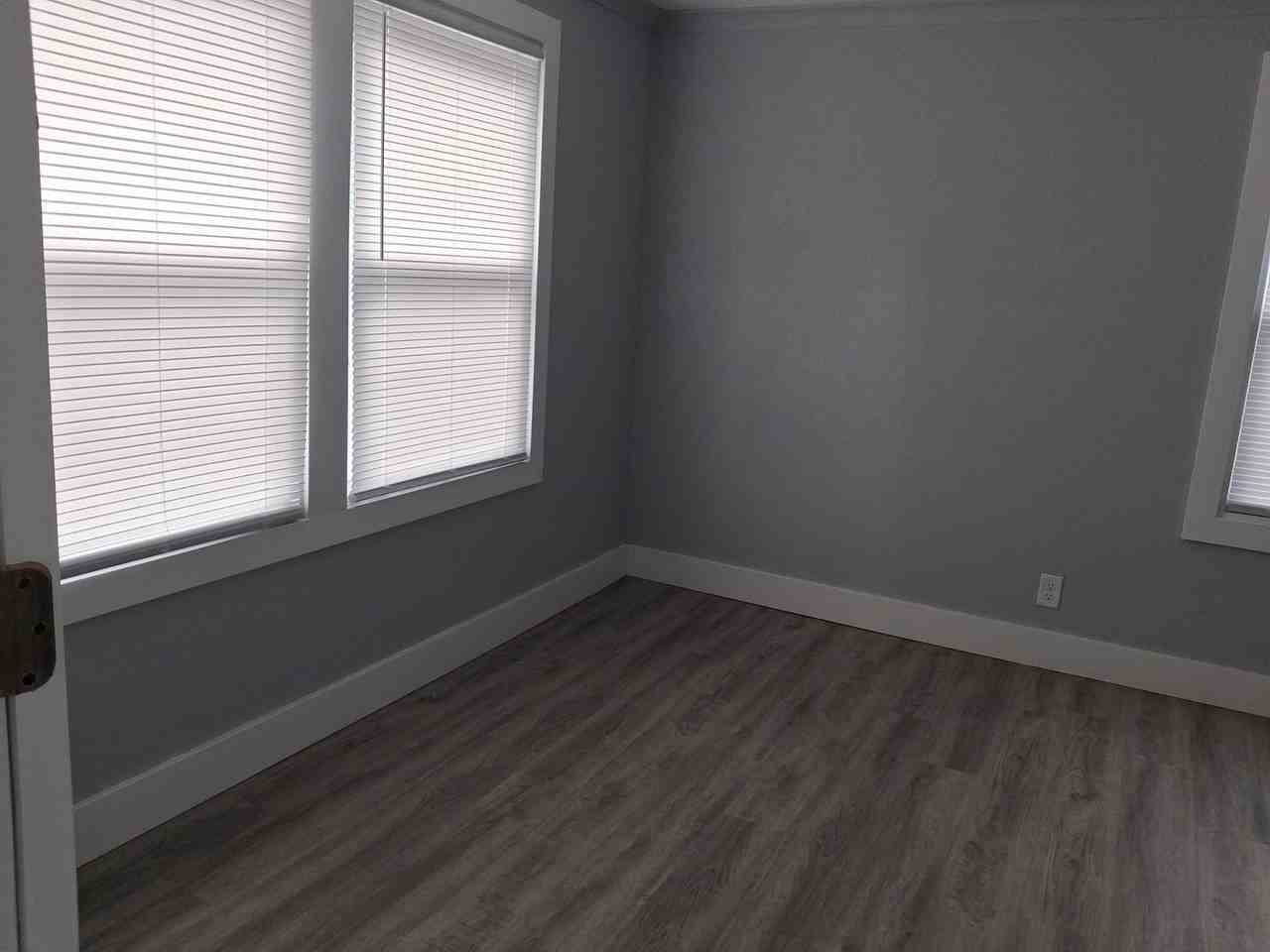 4346 N 28th St - Photo 3 of 15