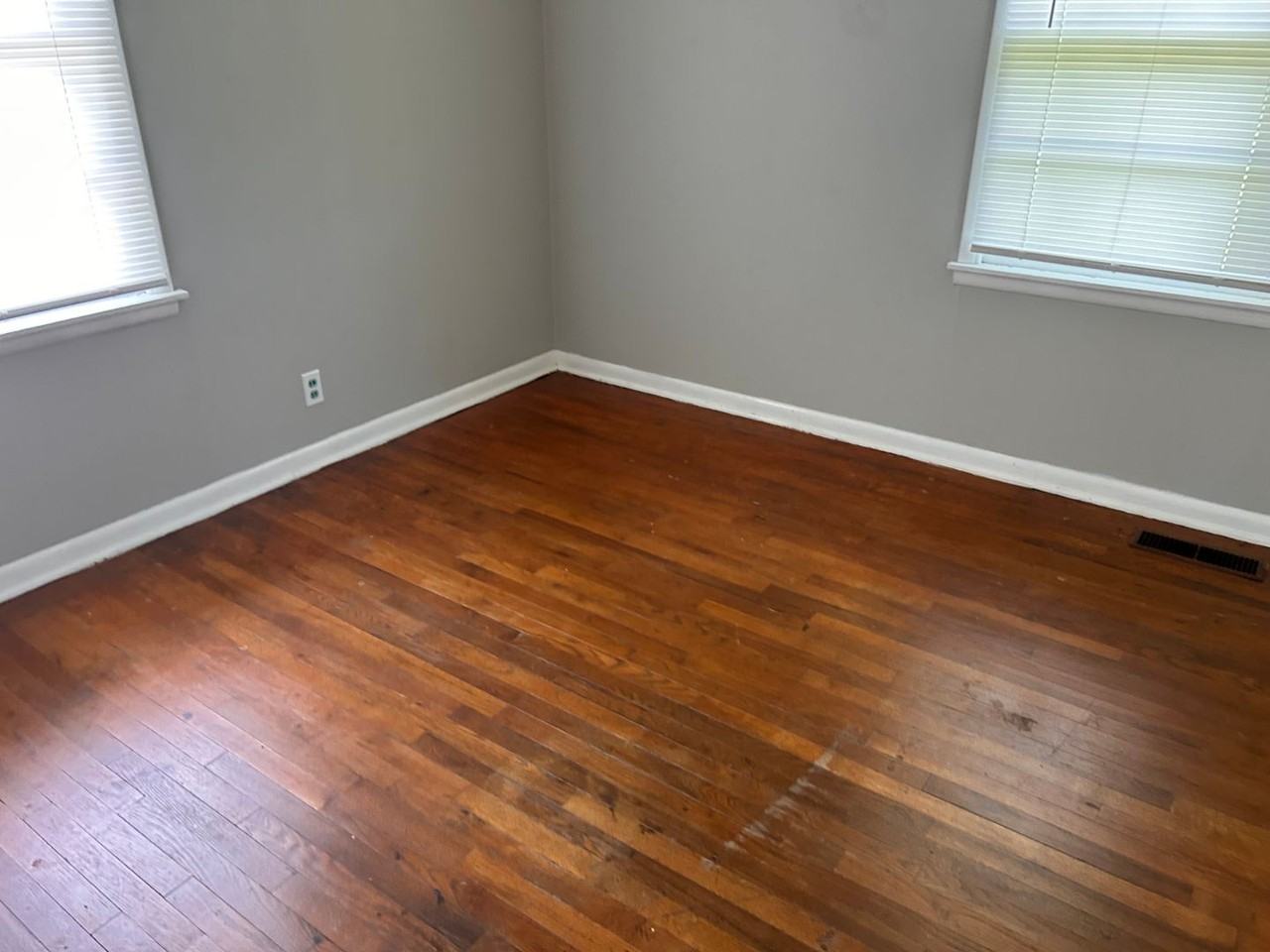 2702 Garvin Rd Nw - Photo 3 of 7