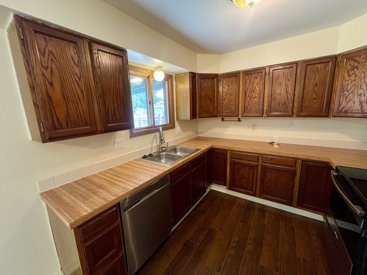 1907 Buena Vista Pl - Photo 7 of 28