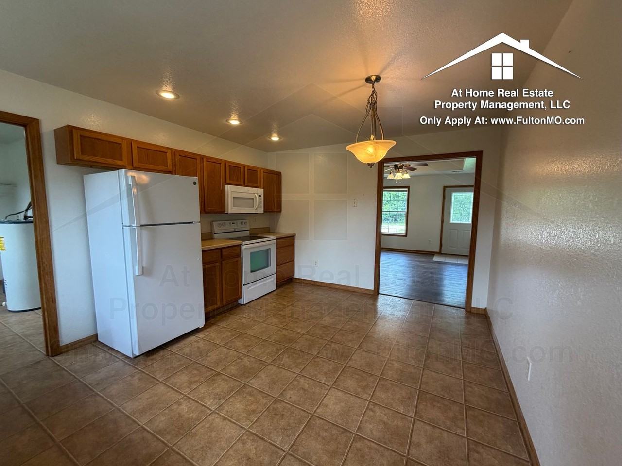 1902 Dunham Dr - Photo 6 of 31