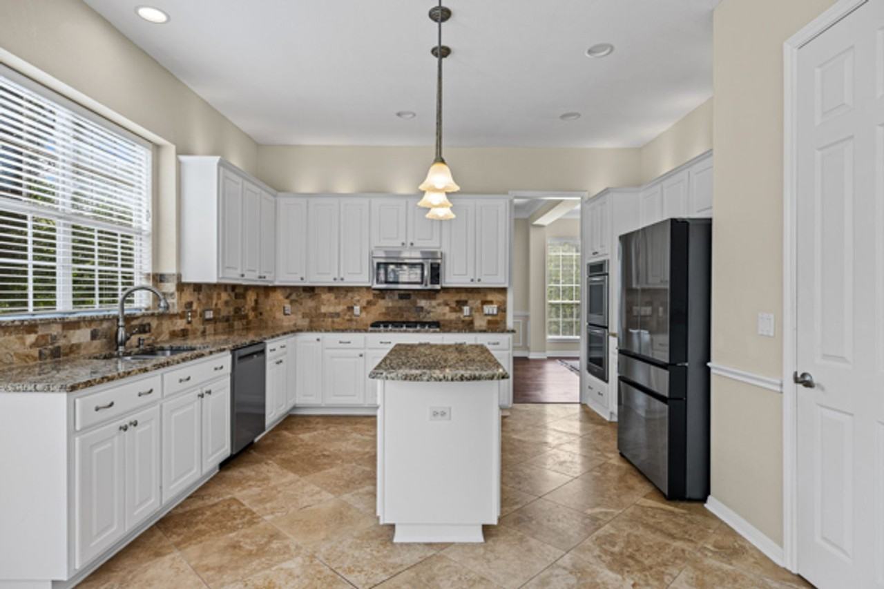 10648 Bramblecrest Dr - Photo 5 of 22