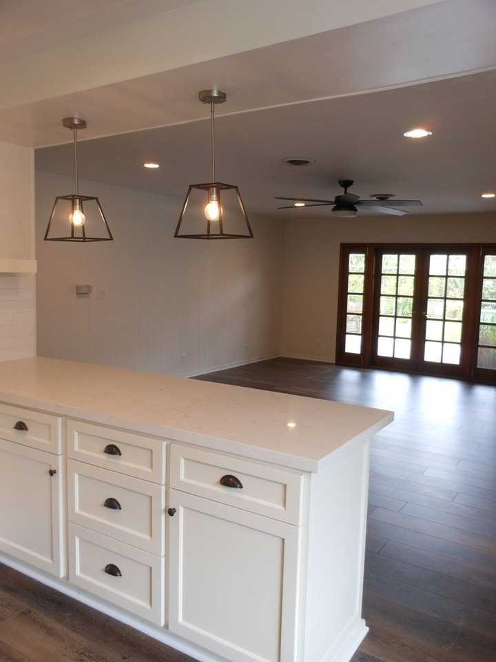 8340 Chase Ave - Photo 7 of 26