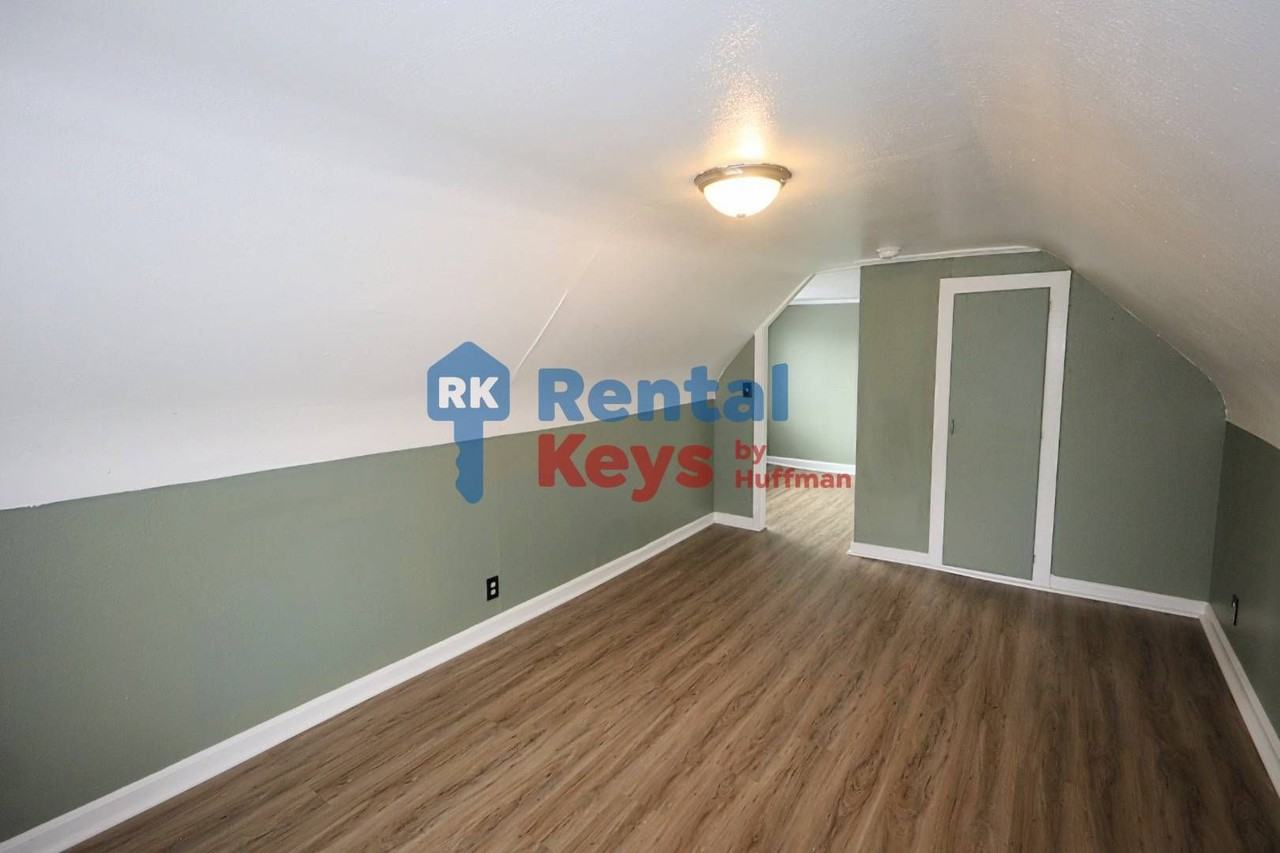1213 Lodge Ave - Photo 6 of 9