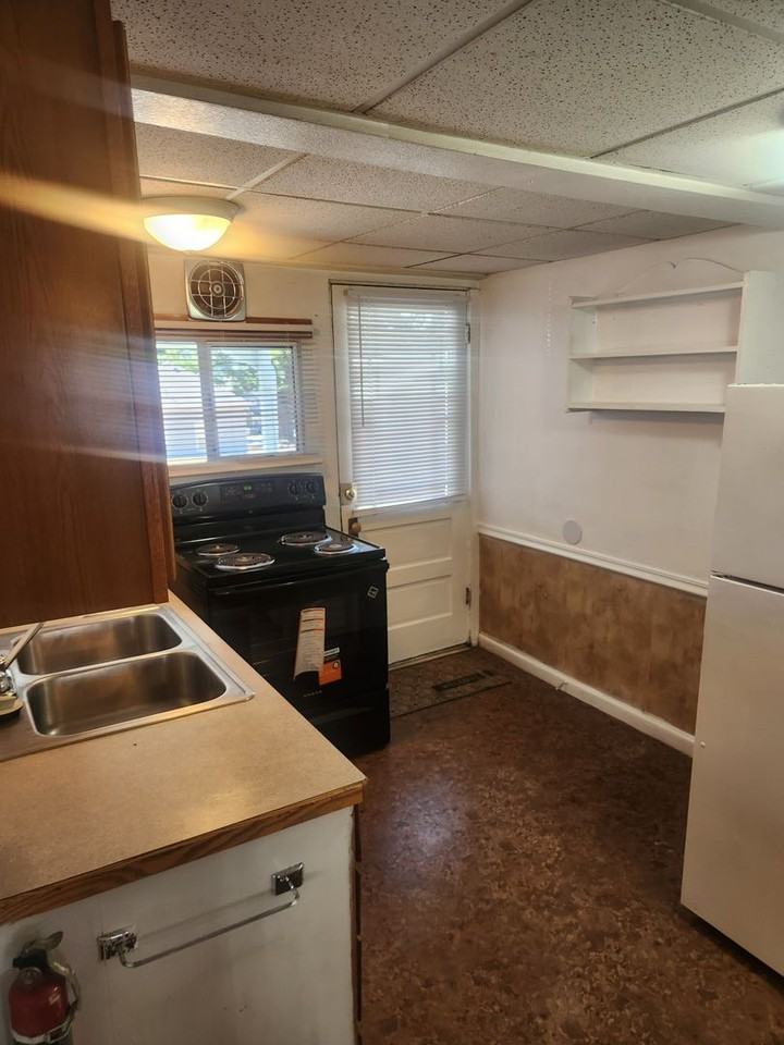 419 N 4th St - Photo 3 of 7
