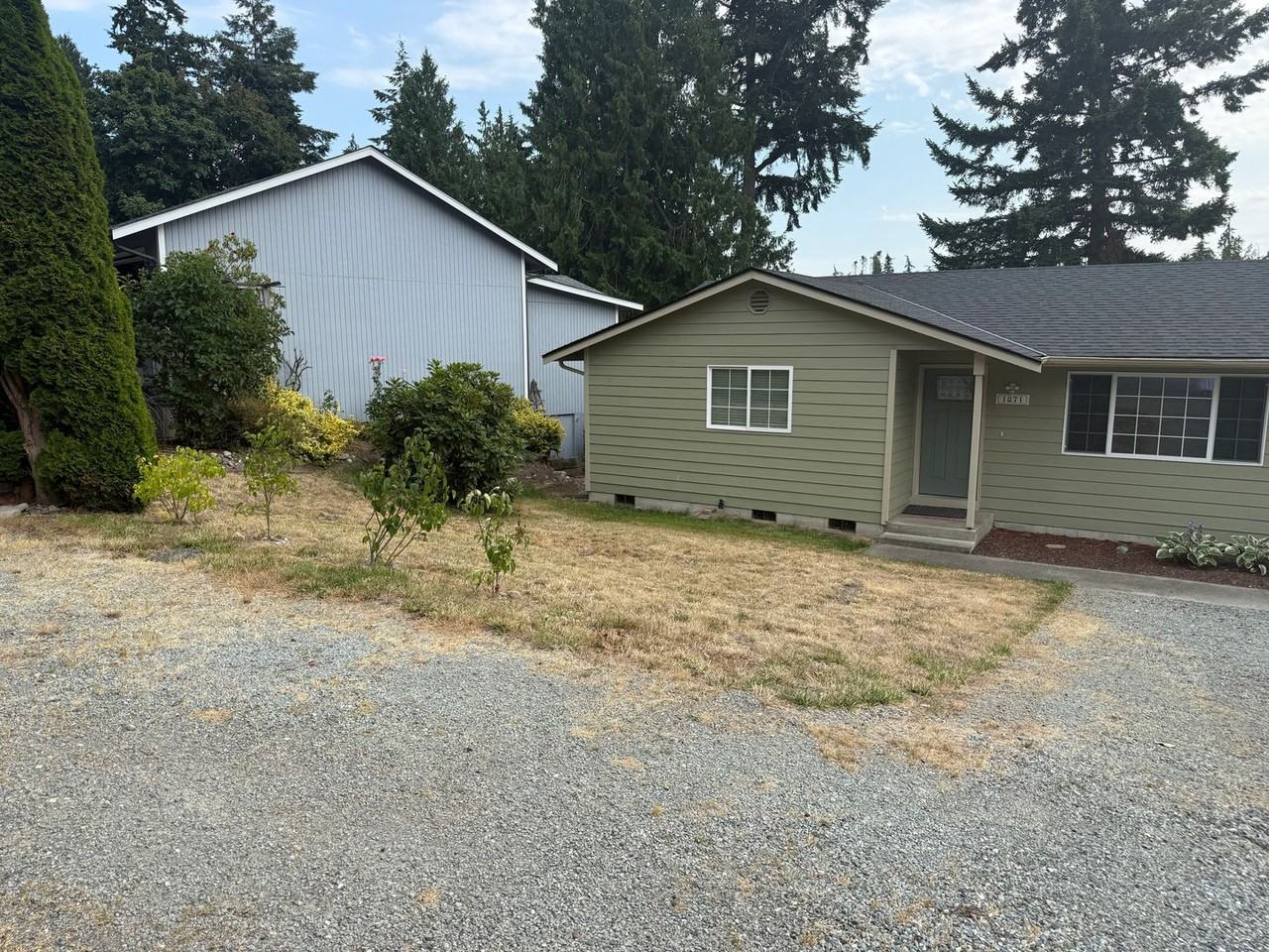 1871 Lake Dr - Photo 2 of 13