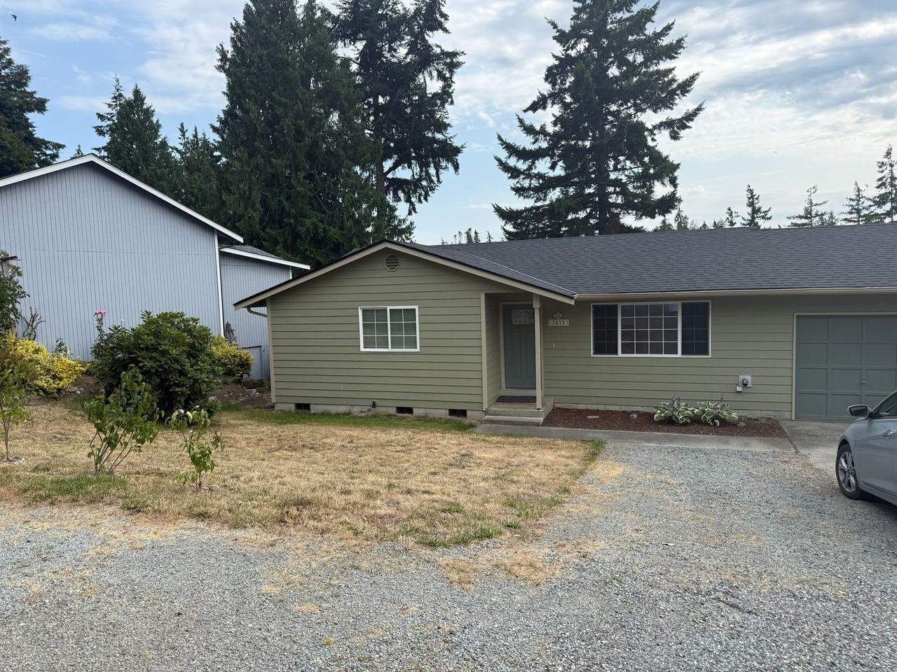 1871 Lake Dr - Photo 3 of 13
