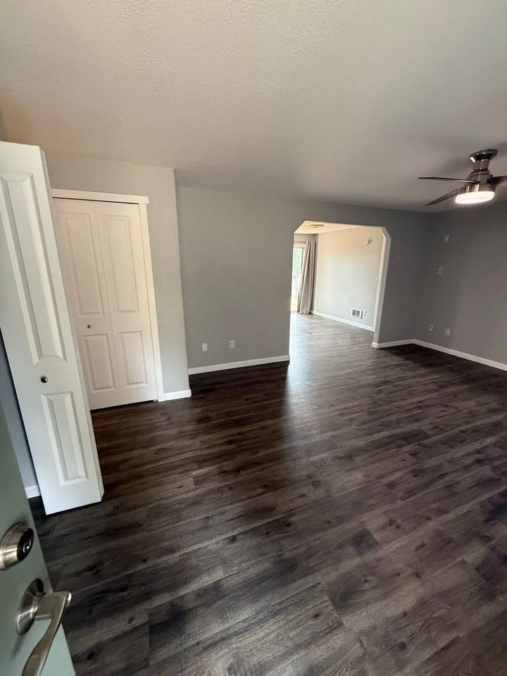 1871 Lake Dr - Photo 5 of 13