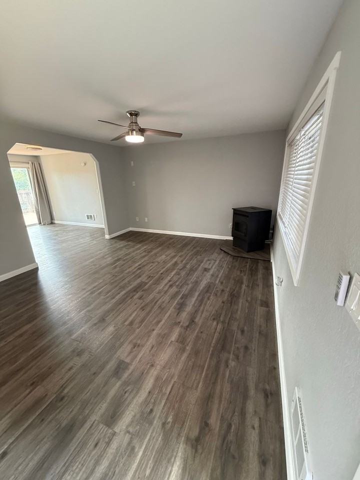 1871 Lake Dr - Photo 7 of 13