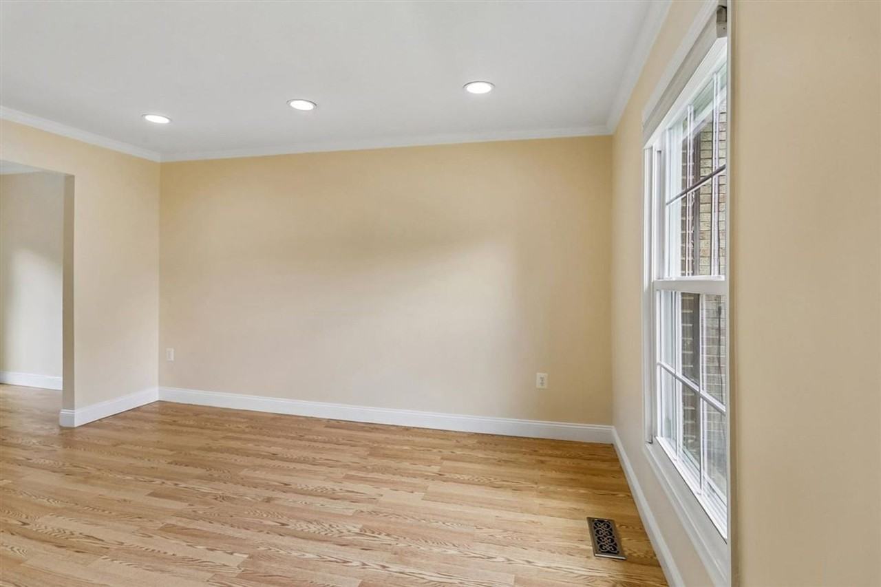 4 Kirkfield Ct - Photo 3 of 20