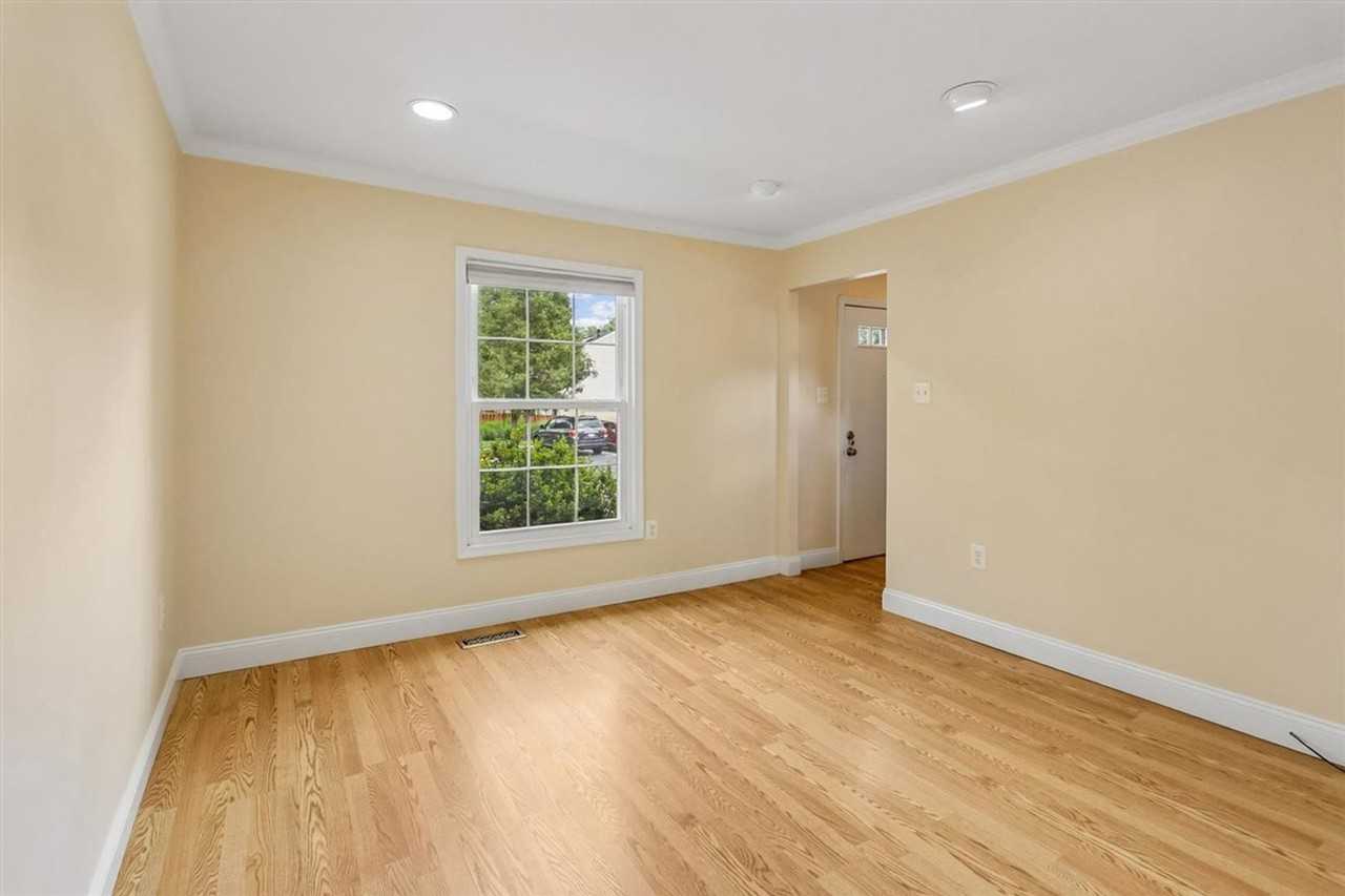 4 Kirkfield Ct - Photo 5 of 20