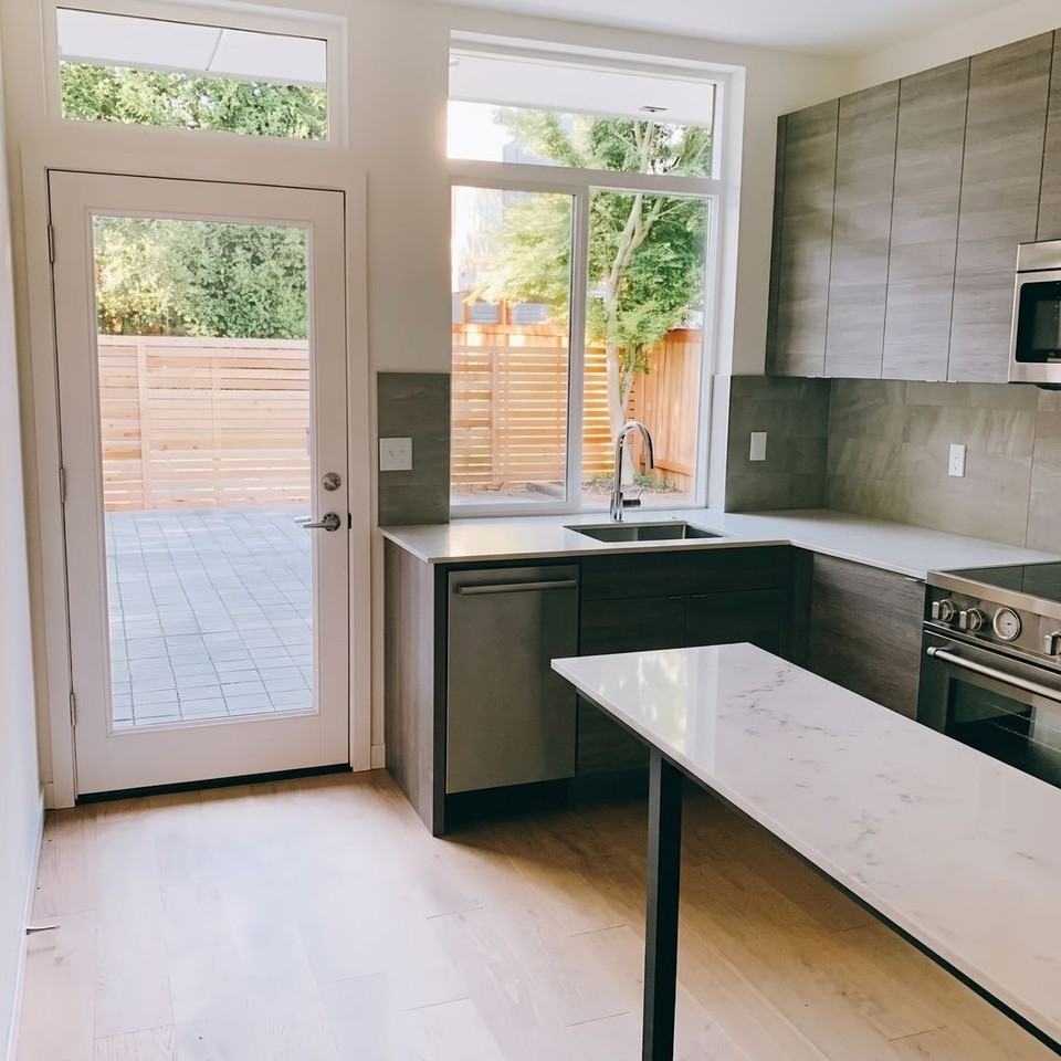 1706 Nw 63rd St - Photo 4 of 17