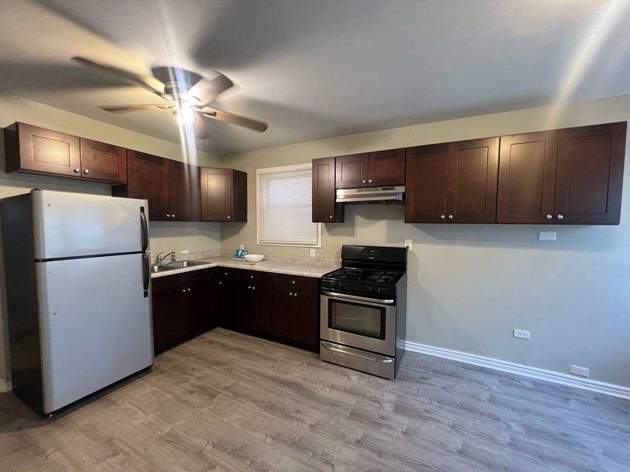 7202 S Marshfield Ave - Photo 6 of 50