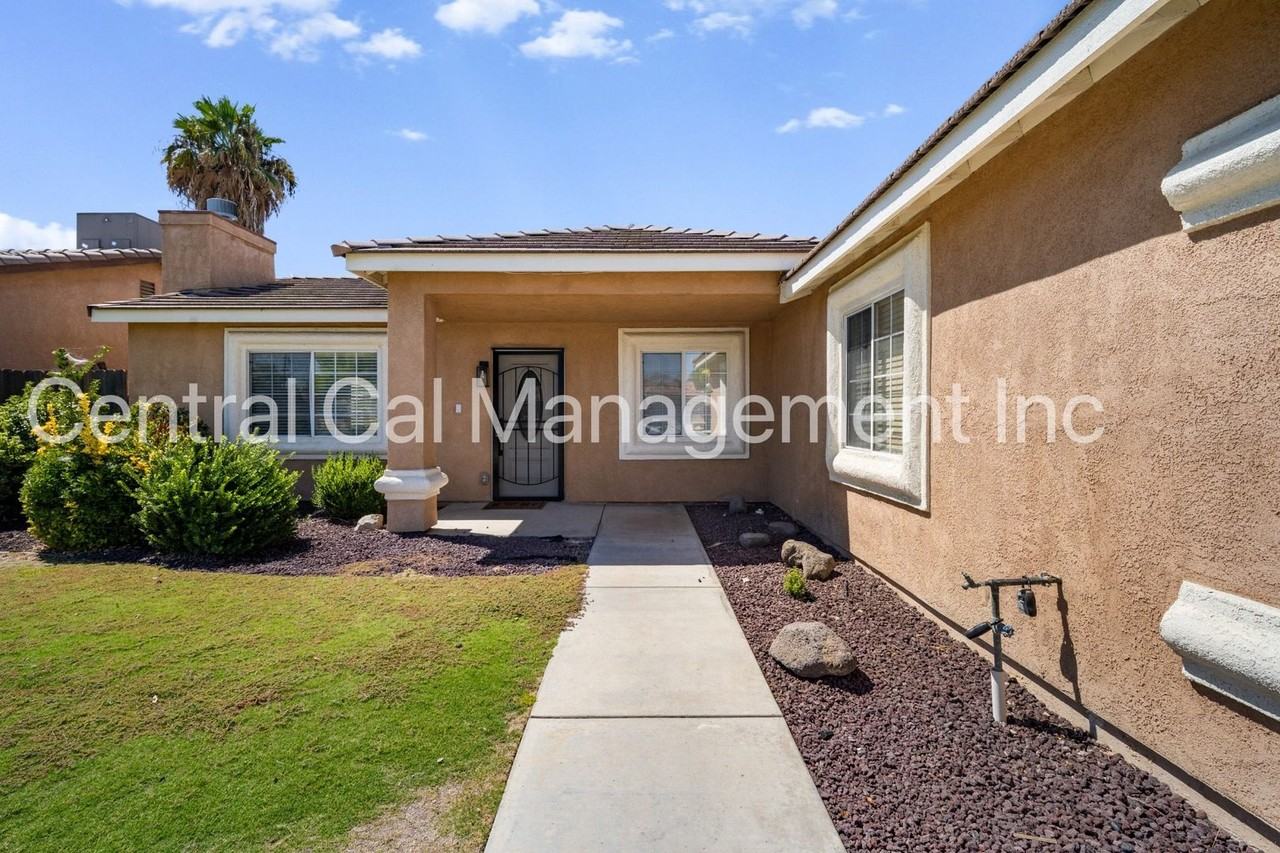 5029 Trabuco Canyon Dr - Photo 5 of 21