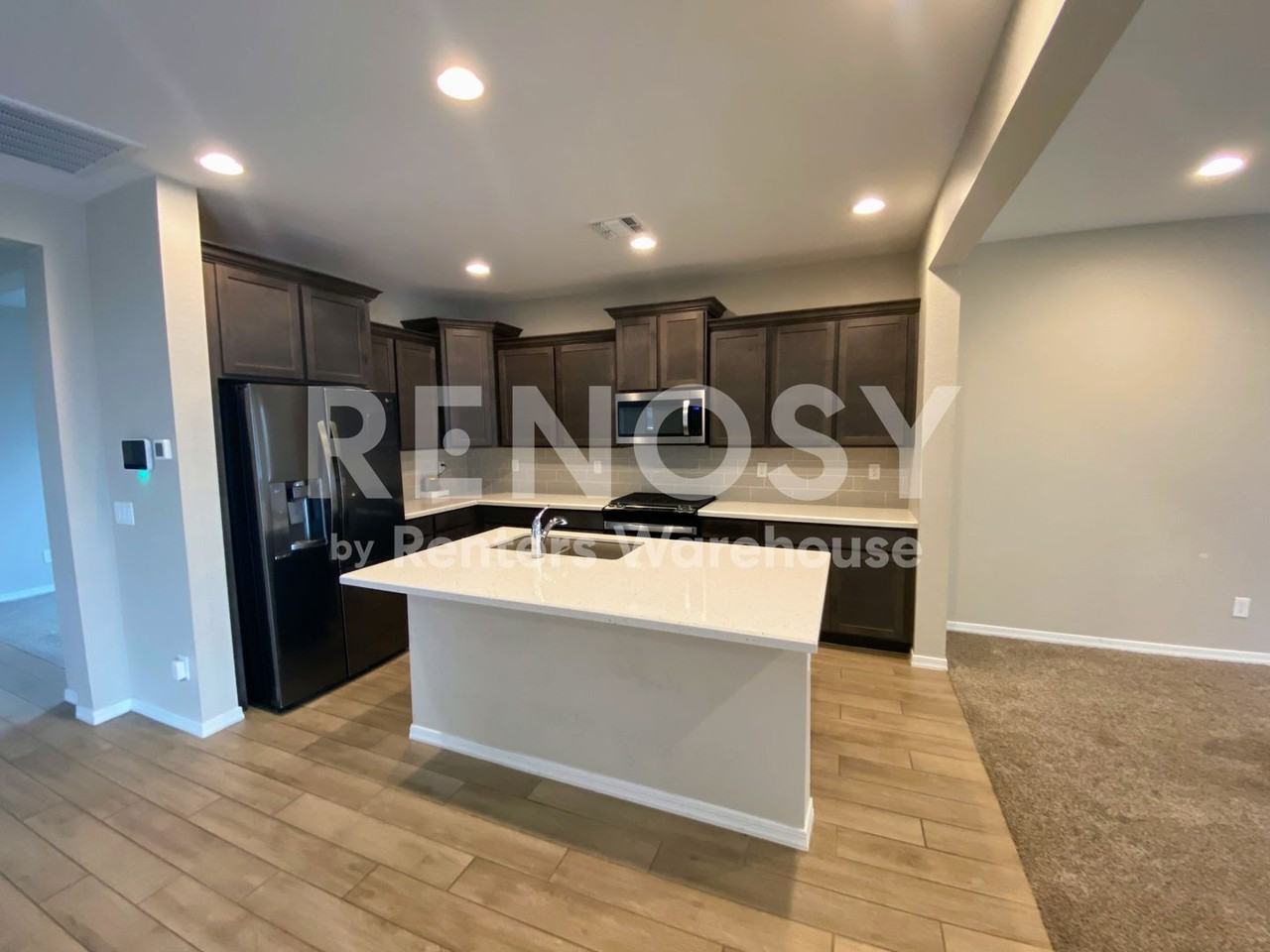 11769 W Mobile Ln - Photo 4 of 26