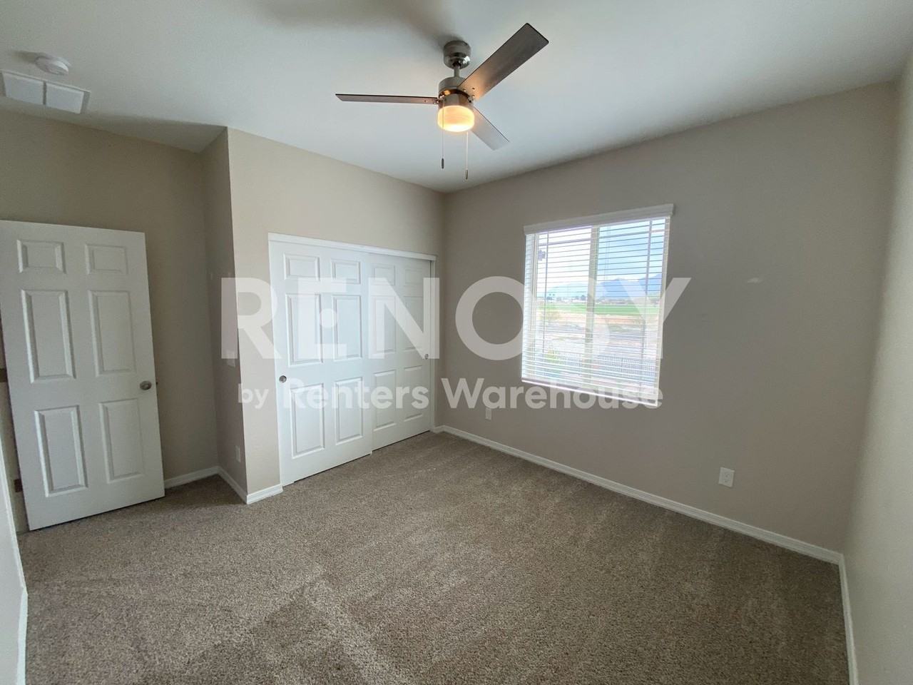 11769 W Mobile Ln - Photo 7 of 26