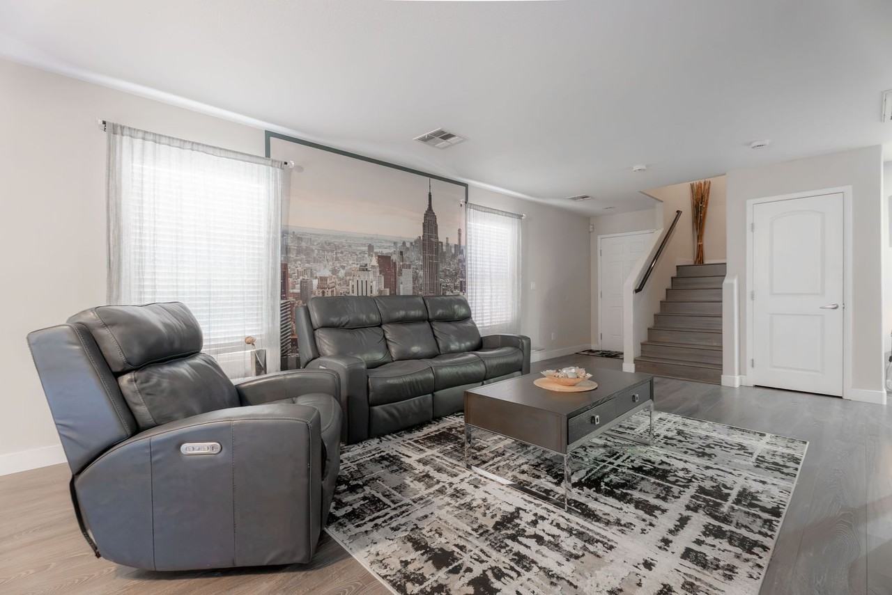 7578 Hope Valley St - Photo 4 of 45