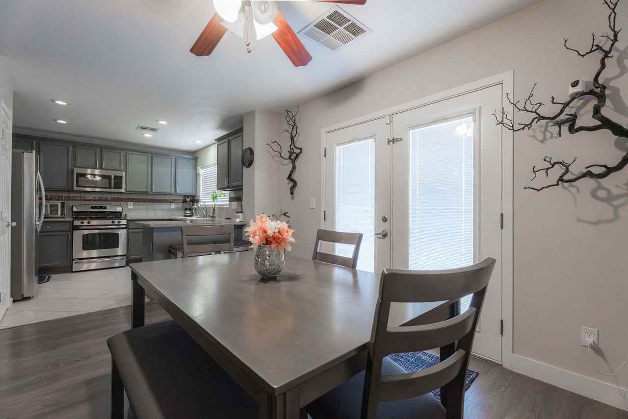 7578 Hope Valley St - Photo 6 of 45
