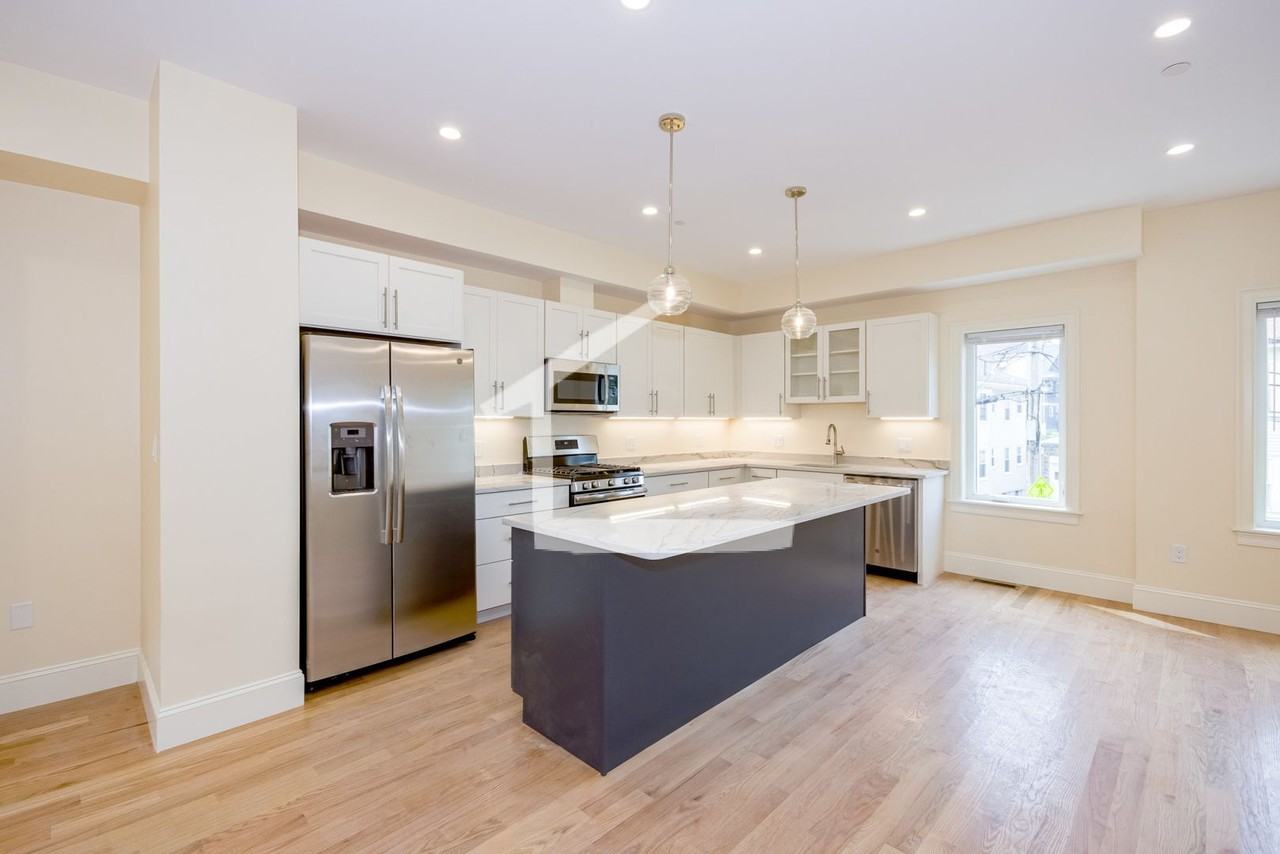 10 Cufflin St - Photo 2 of 22