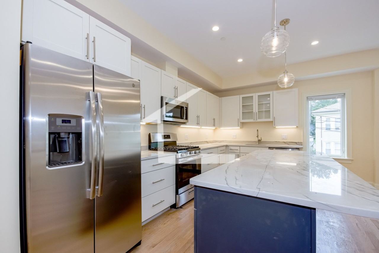 10 Cufflin St - Photo 4 of 22