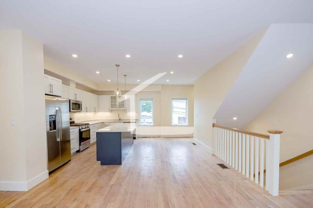 10 Cufflin St - Photo 5 of 22