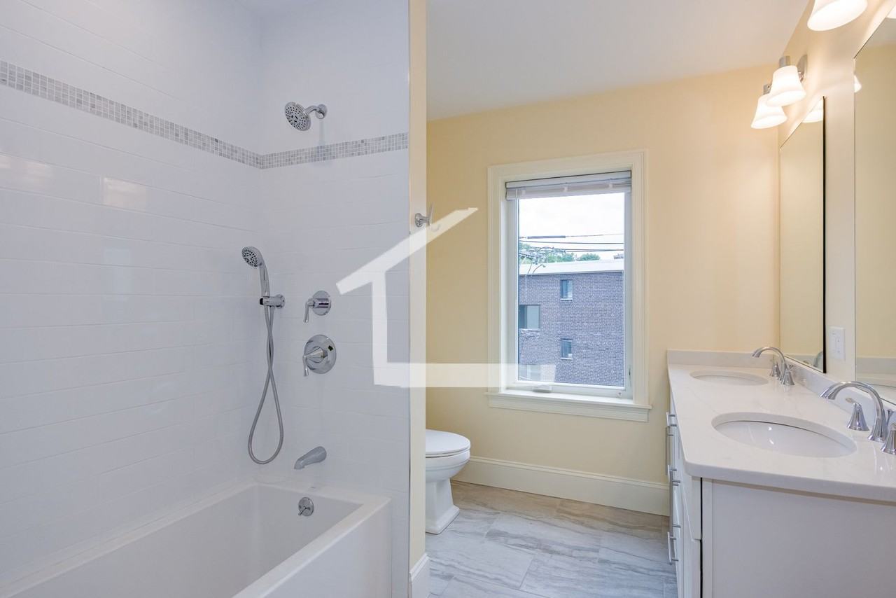 8 Cufflin St - Photo 7 of 23