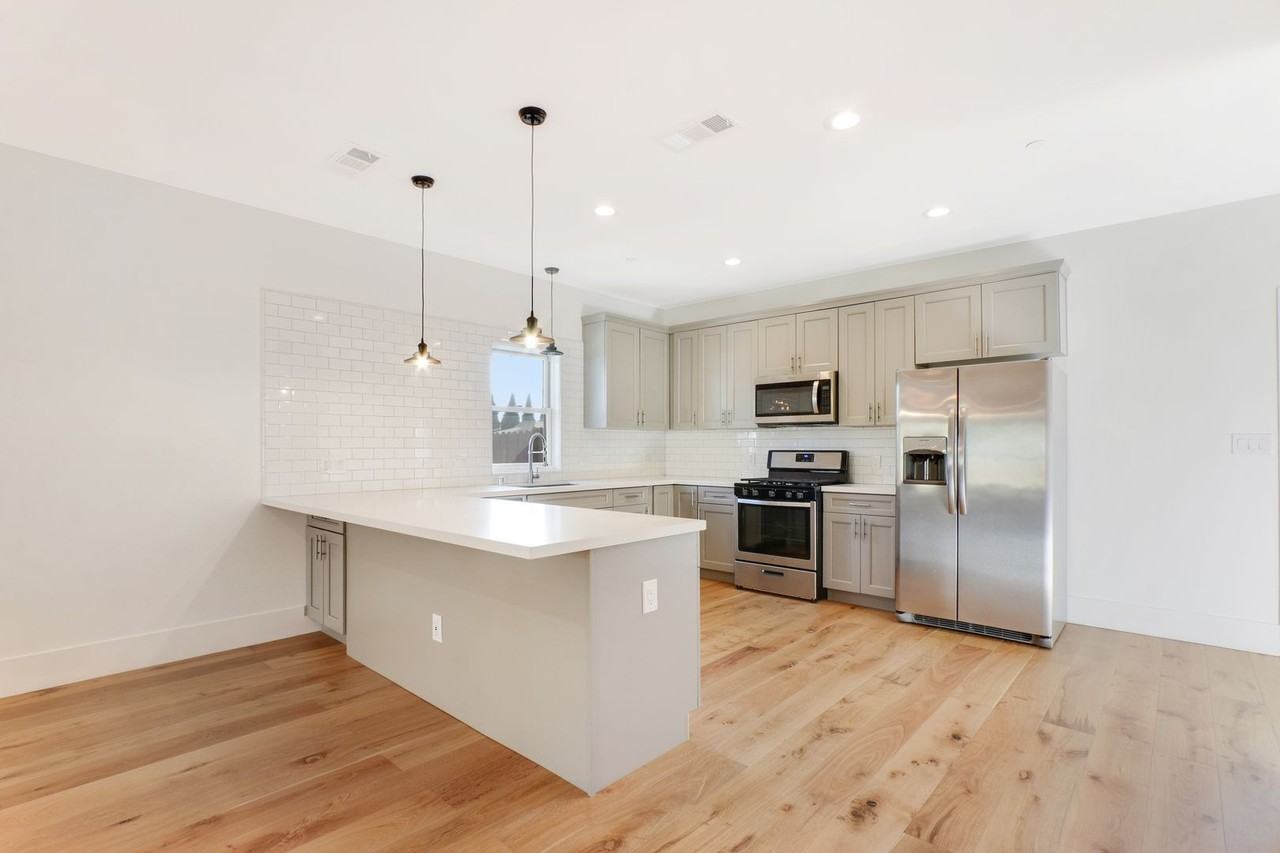 2821 2821 Griffin Ave - 2817 Griffin Ave - Photo 4 of 17