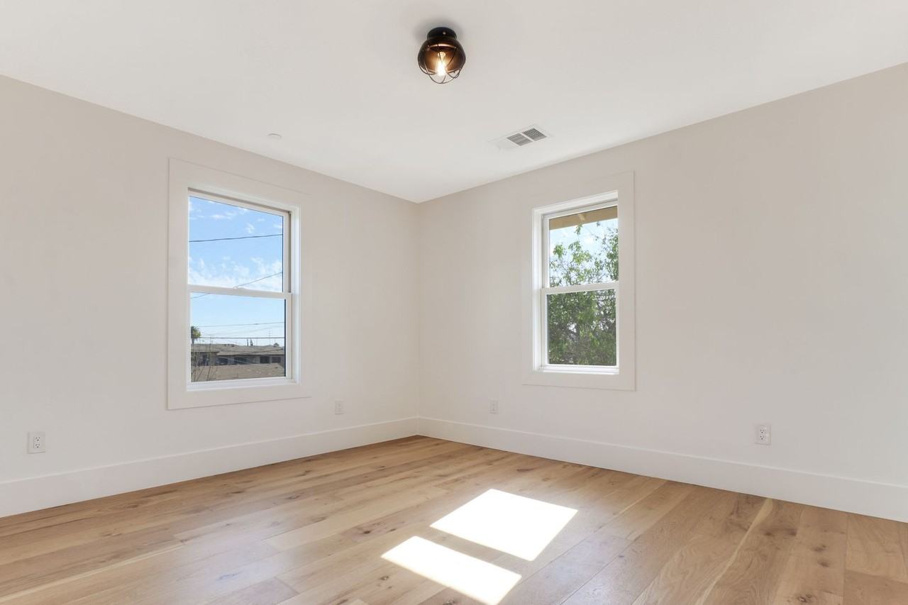 2821 2821 Griffin Ave - 2817 Griffin Ave - Photo 5 of 17