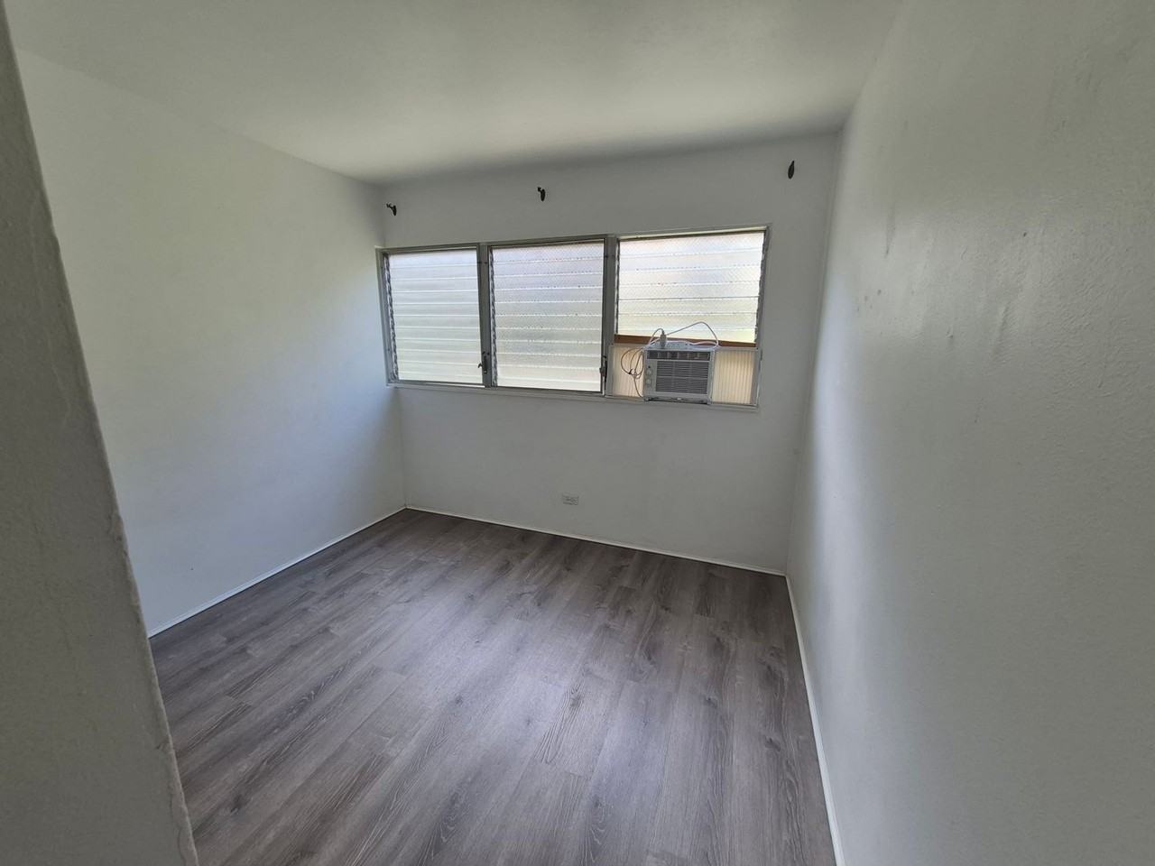222 Kaiulani Ave #303 - Photo 6 of 9