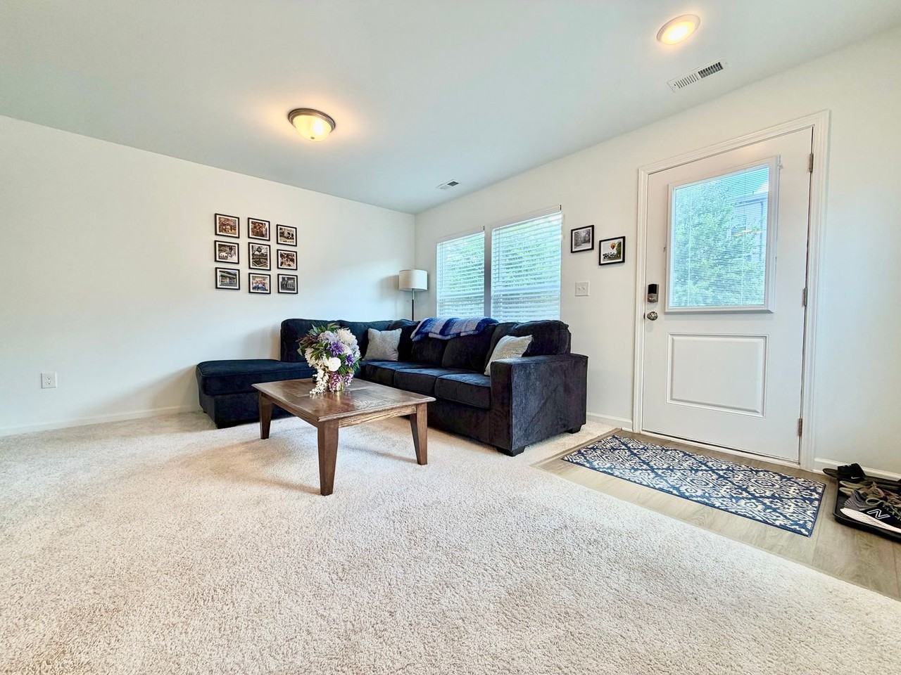 1947 Robin Hill Ln - Photo 5 of 36