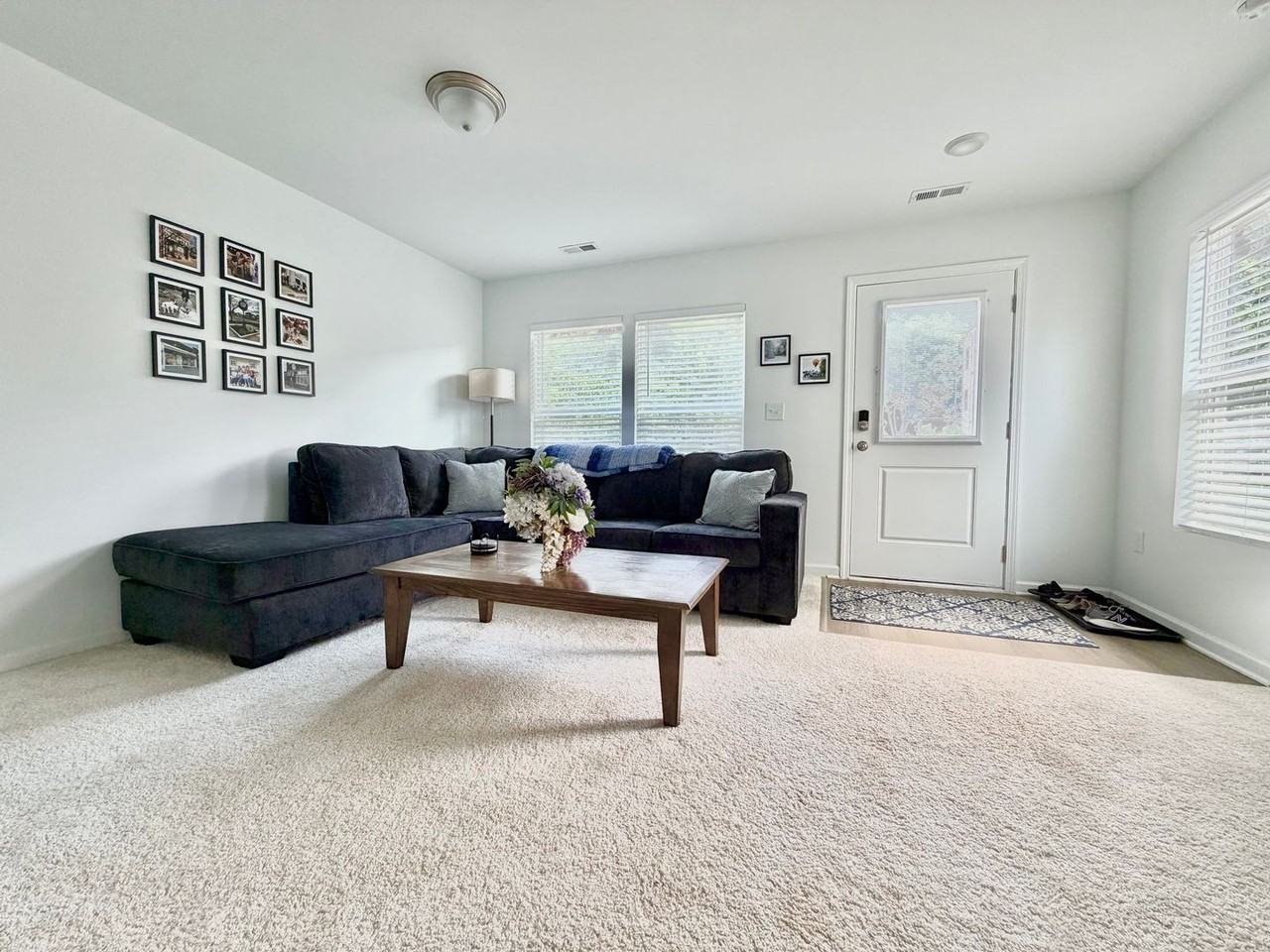 1947 Robin Hill Ln - Photo 6 of 36