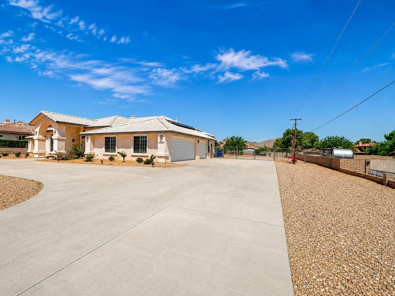 16285 Monache Rd - Photo 2 of 13