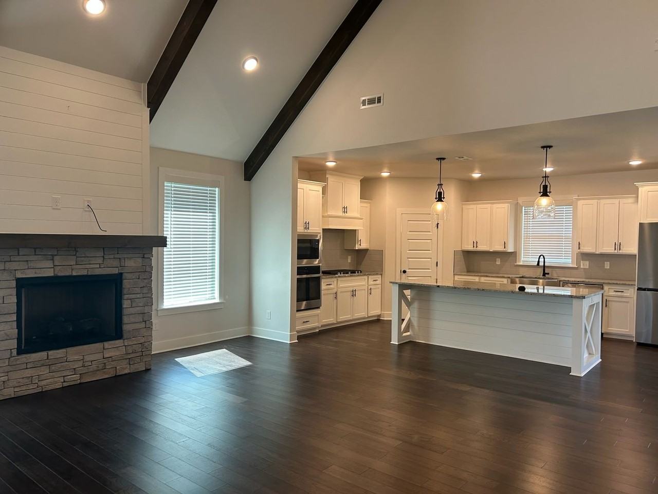 1141 Red Maple St - Photo 3 of 30