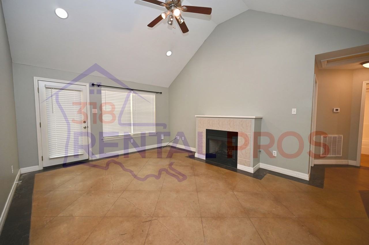 1202 Mcquay Dr - Photo 4 of 28