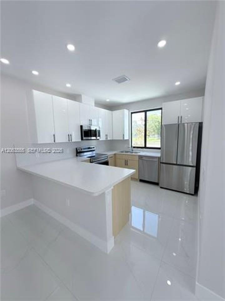 12368 12368 SW 219th St th 12368 - Photo 4 of 12