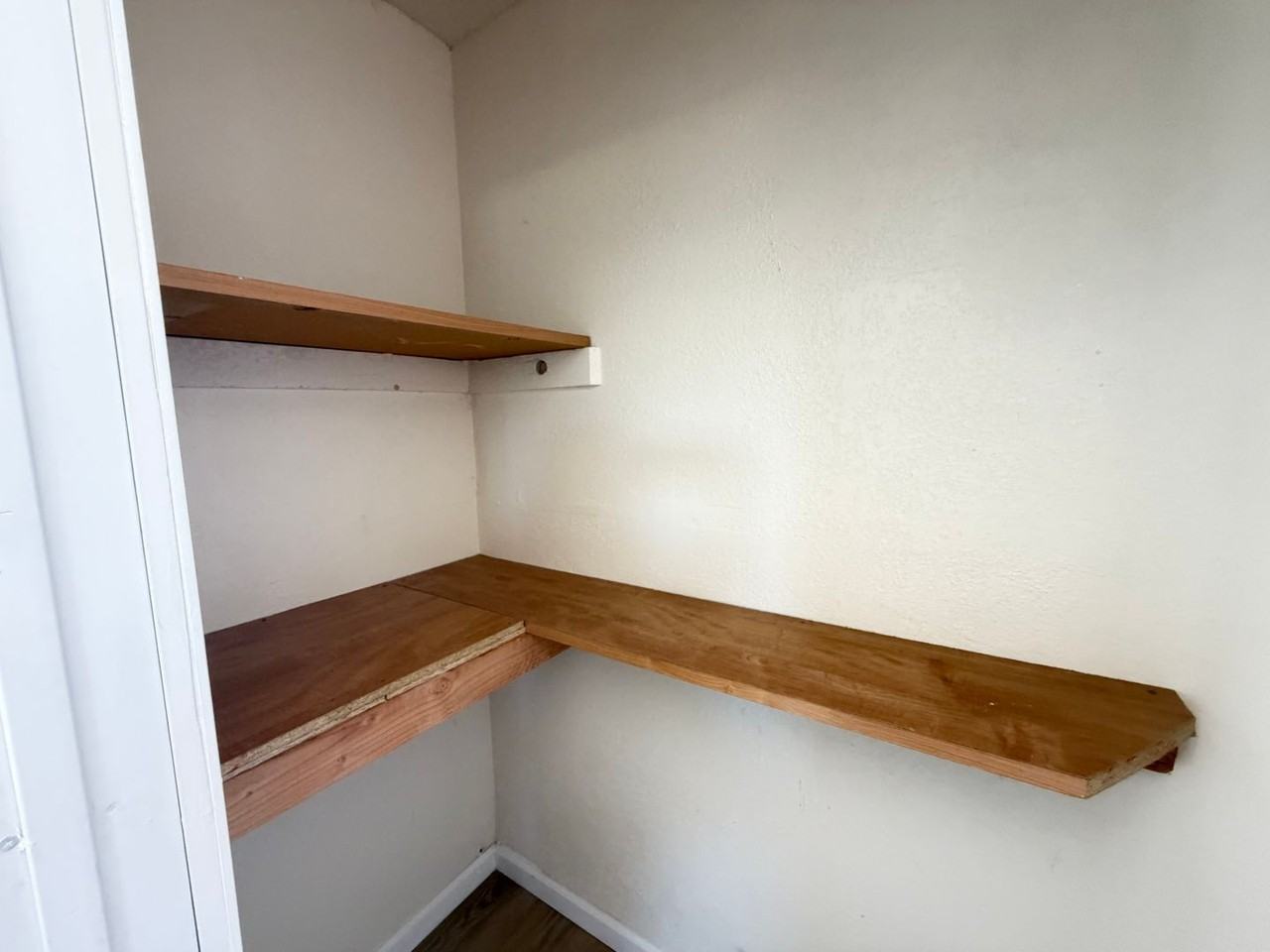 405 N Gold Canyon St - Photo 4 of 17