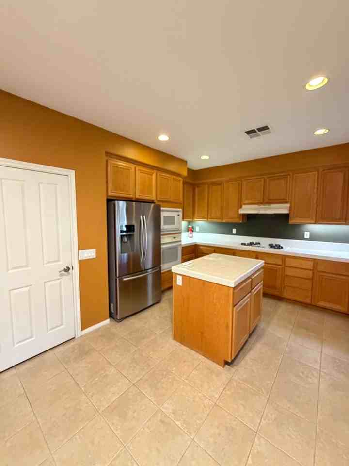 4912 Borders St - Photo 3 of 24
