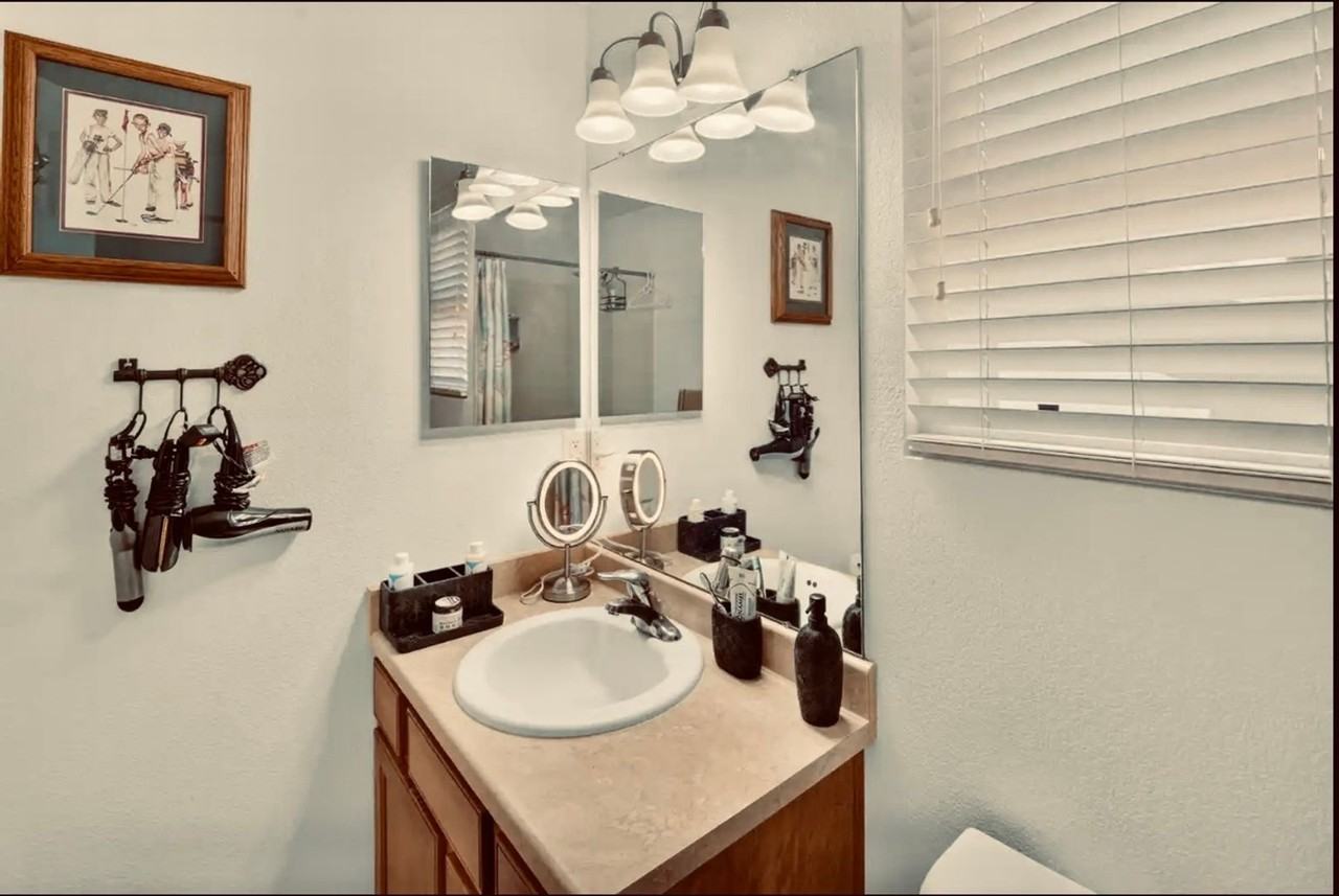 20352 E Lasalle Pl - Photo 5 of 19