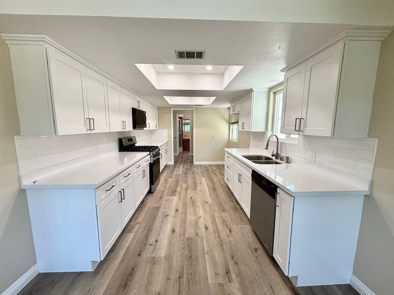 4301 Green Ave - Photo 6 of 29