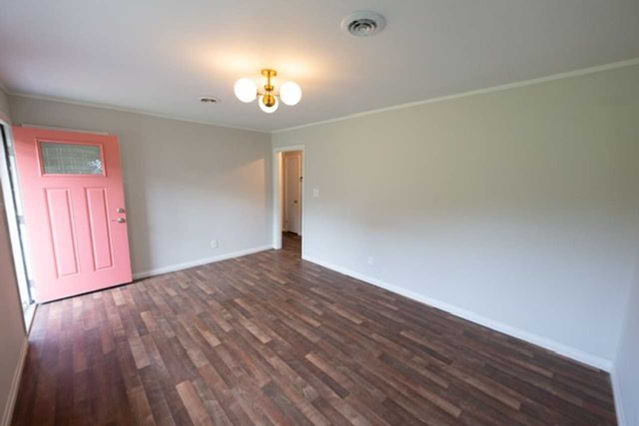 2240 Mcclung Ave - Photo 3 of 16