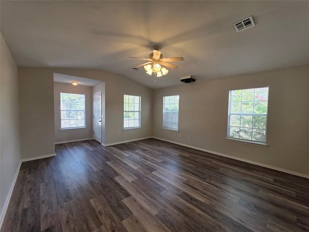 1306 Cresent St - Photo 2 of 15