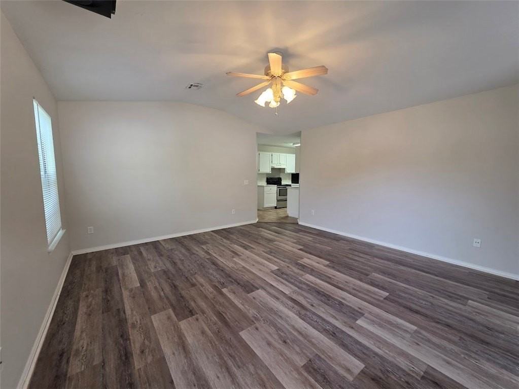 1306 Cresent St - Photo 3 of 15