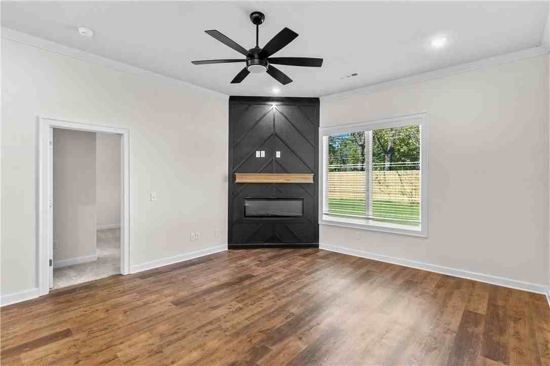 2124 Porter St - Photo 6 of 21
