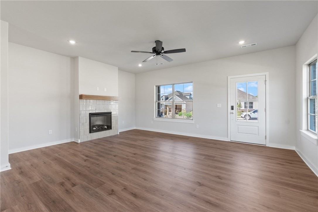 2309 N Presley St - Photo 6 of 27