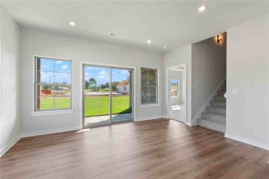 2309 N Presley St - Photo 7 of 27