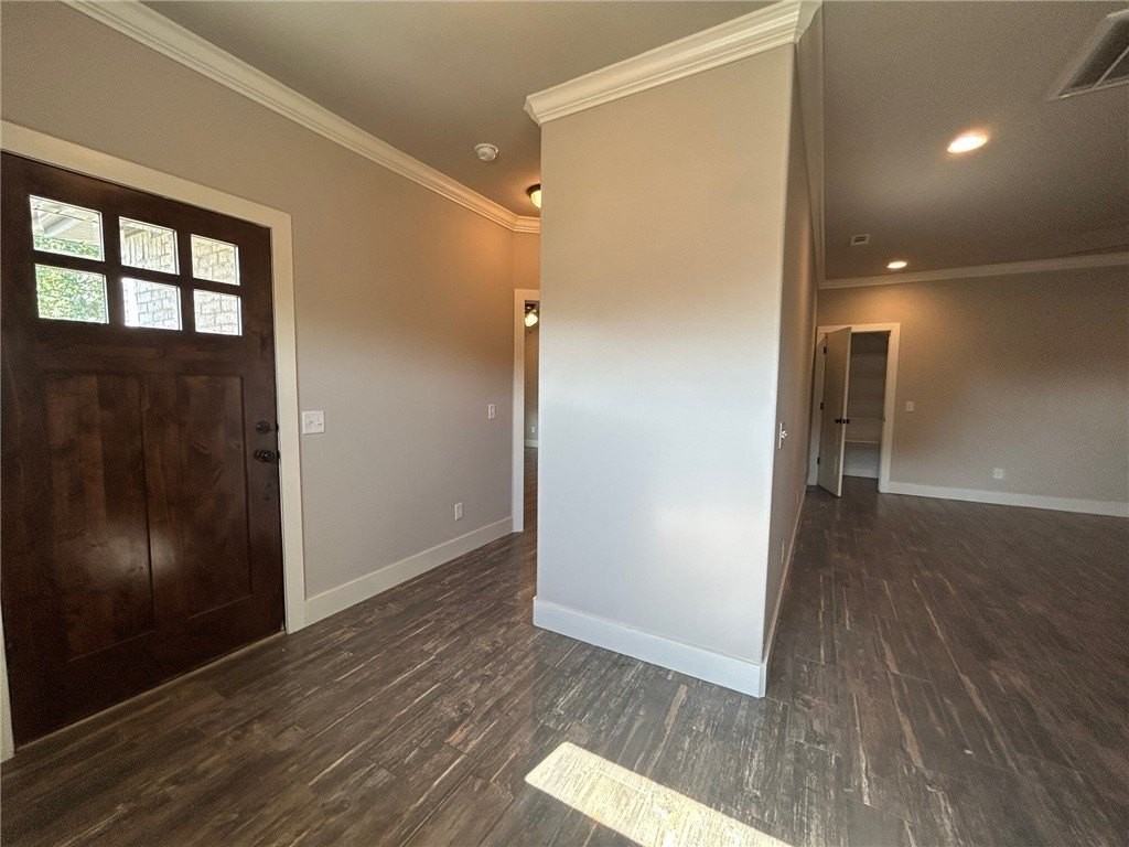 3101 Sw Warberry Ave - Photo 2 of 18