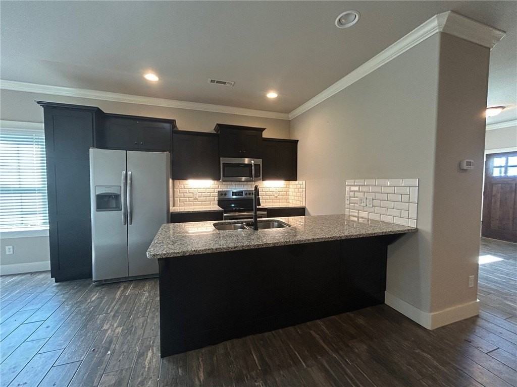 3101 Sw Warberry Ave - Photo 5 of 18