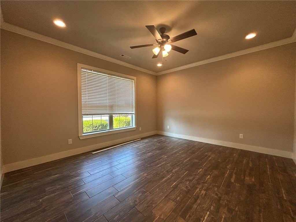 3101 Sw Warberry Ave - Photo 7 of 18