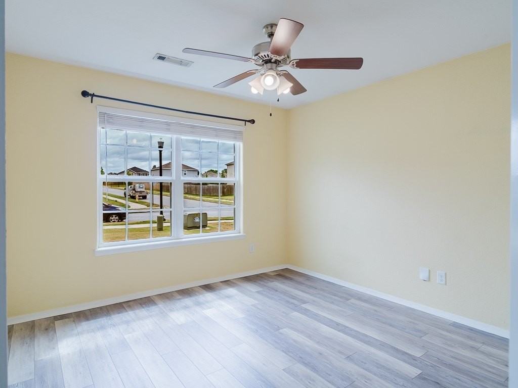 714 Sw Green World St - Photo 7 of 28